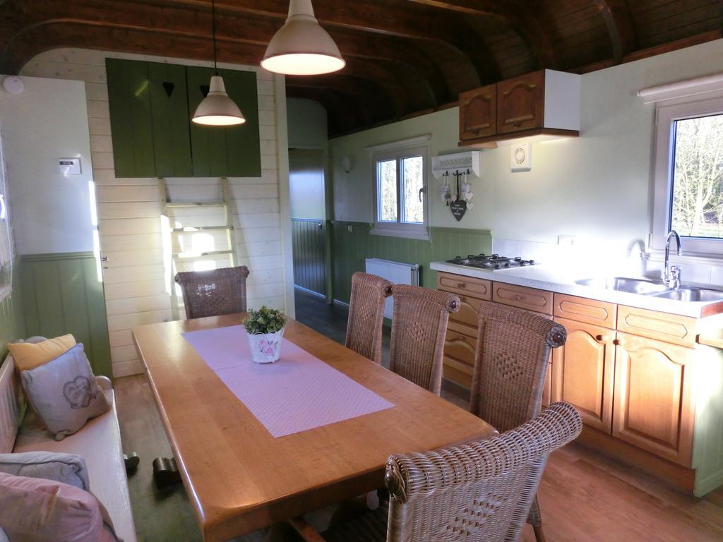 Pipowagen Camping Puur Genieten Bed & Breakfast Someren Стая снимка