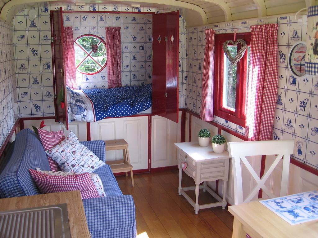 Pipowagen Camping Puur Genieten Bed & Breakfast Someren Стая снимка