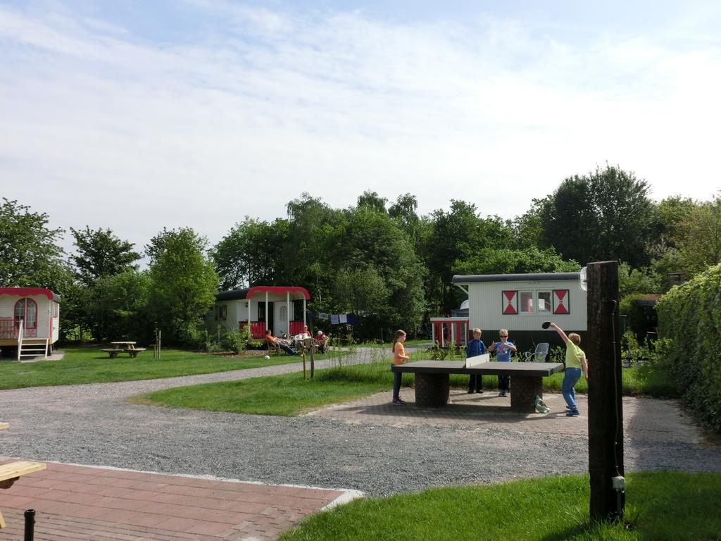 Pipowagen Camping Puur Genieten Bed & Breakfast Someren Екстериор снимка