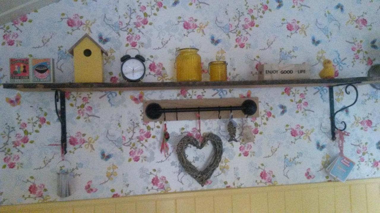 Pipowagen Camping Puur Genieten Bed & Breakfast Someren Екстериор снимка