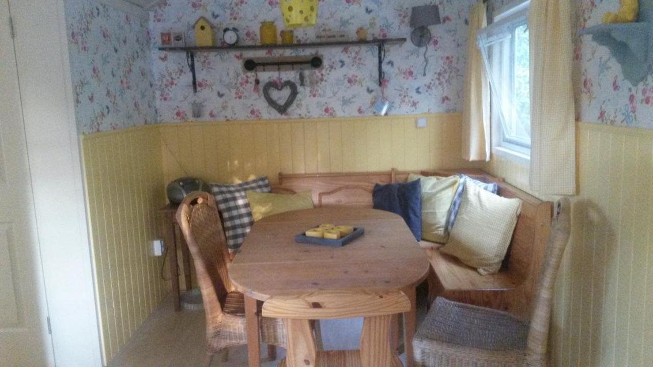 Pipowagen Camping Puur Genieten Bed & Breakfast Someren Екстериор снимка